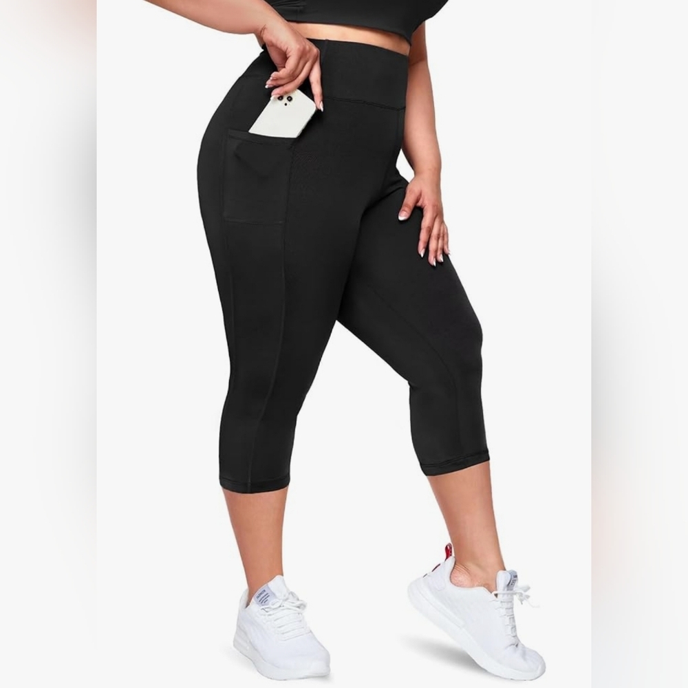 Women's NWOT Black High Waisted Capri Leggings Size 2XL with Pockets - Picture 1 of 7